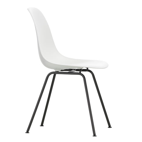 Cadeira Eames em Plástico DSX / Base Preta